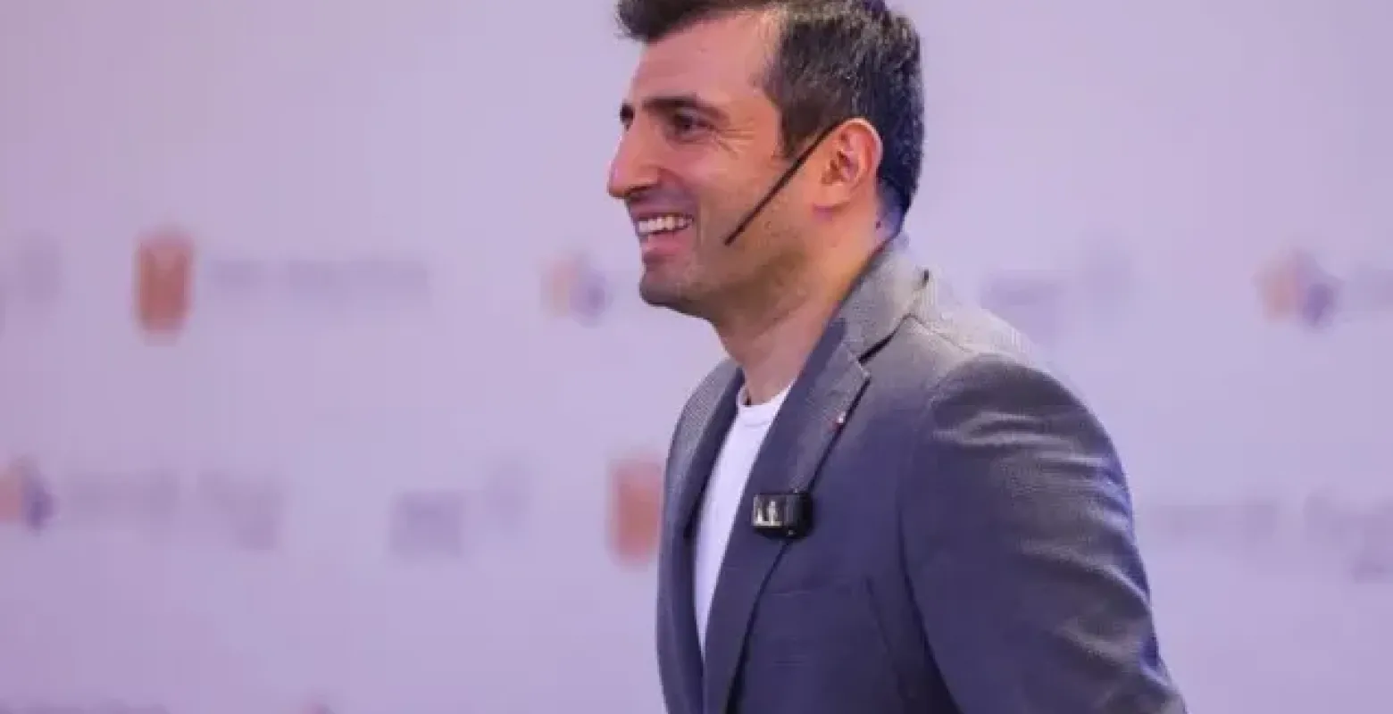 Bayraktar, Siyasi Liderleri NeXT Sosyal’e Davet Etti